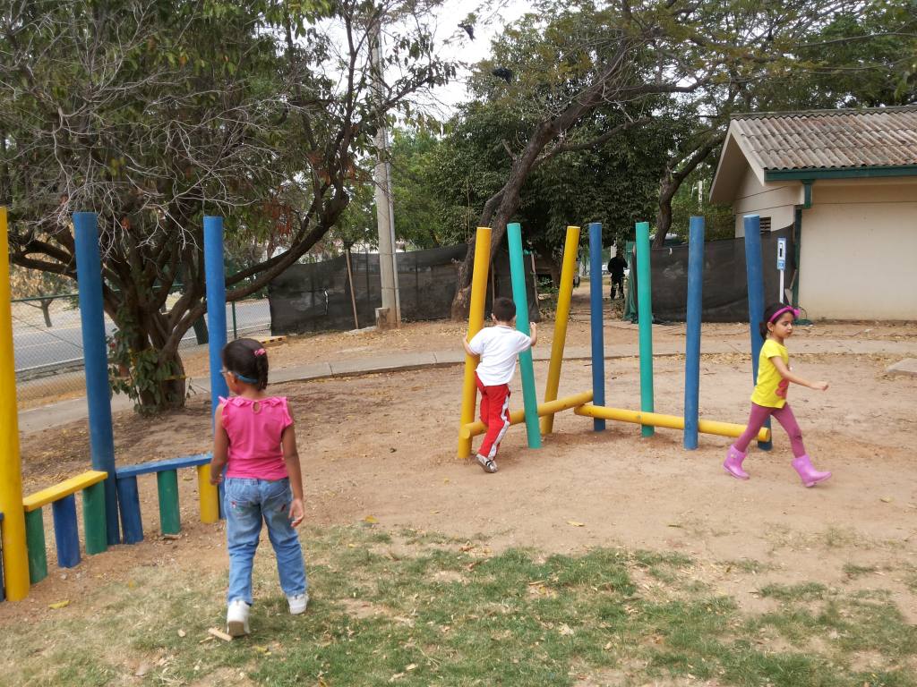 juego-infantil-plastico-para-aptitud-fisica3
