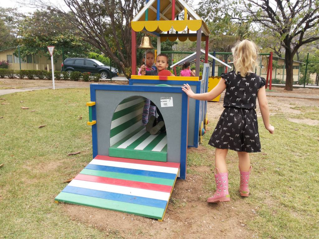 TREN-PLASTICO-INFANTIL2