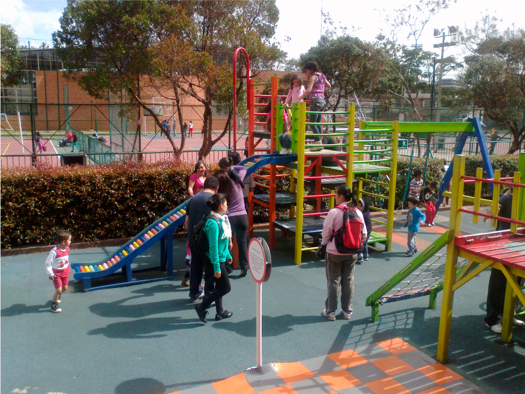 PARQUE-PLASTICO-BOMBERO2