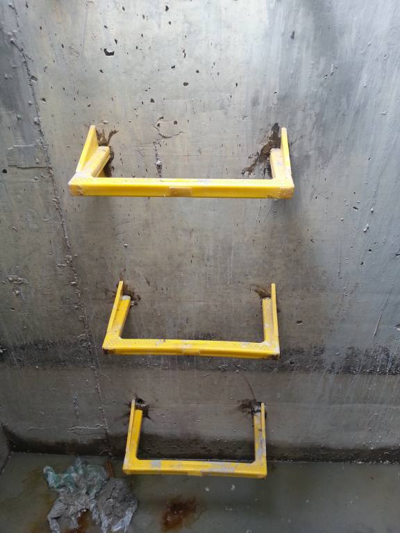 Pasos Plásticos para pozos de Inspección y Tanques de Agua Potable   Paso para Pozo de inspección  Paso Plástico    Escalera plástica   Escalera metálica para pozo de Inspección   Paso metálico  para pozo de Inspección Paso plástico para box de inspección   Escalera plástica para tanques de agua potable   Escaleras plásticas    Pasos Metálicos Seguros  Pasos Metálicos En Fibra de Vidrio  Material Plástico Polipropileno  Pasos Plásticos   Pozos de Inspección  Escaleras para Pozos Pasos para Tanques de Agua Potable en Polipropileno 