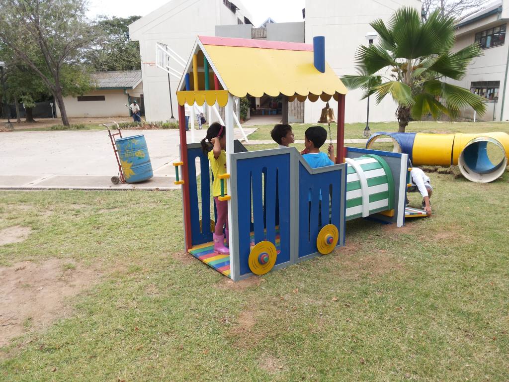 tren-plastico-infantil-interactivo3